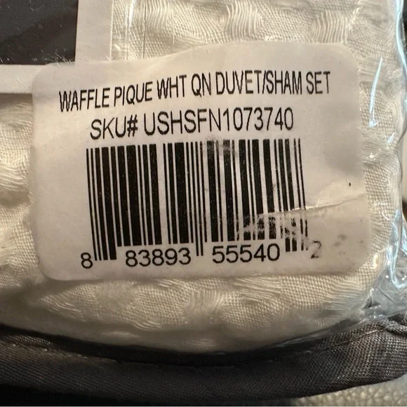 Vera Wang Duvet Set - Picture 3 of 4